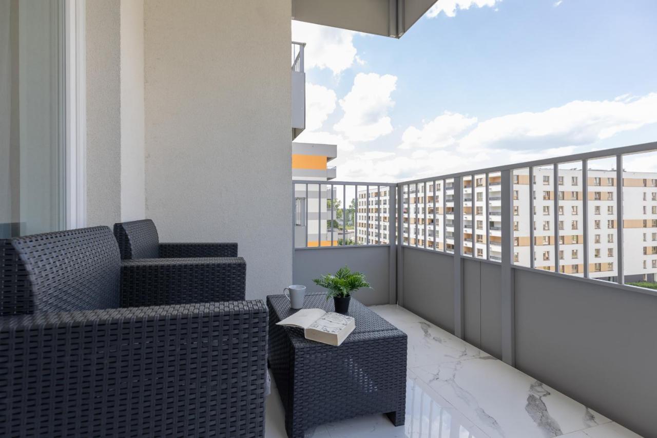 Elegant Apartments With Balcony & Parking Warsaw By Noclegi Renters Luaran gambar