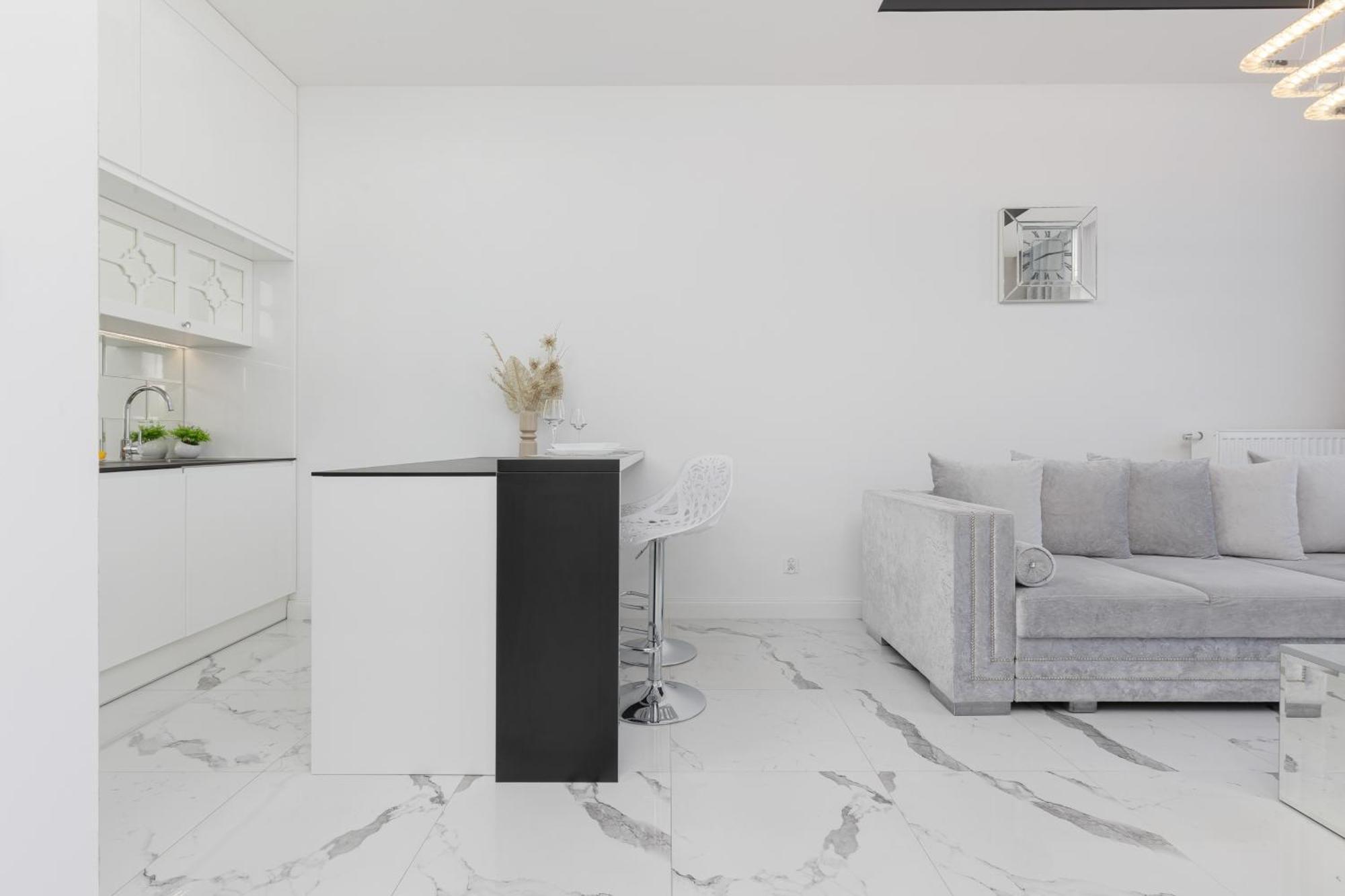 Elegant Apartments With Balcony & Parking Warsaw By Noclegi Renters Luaran gambar