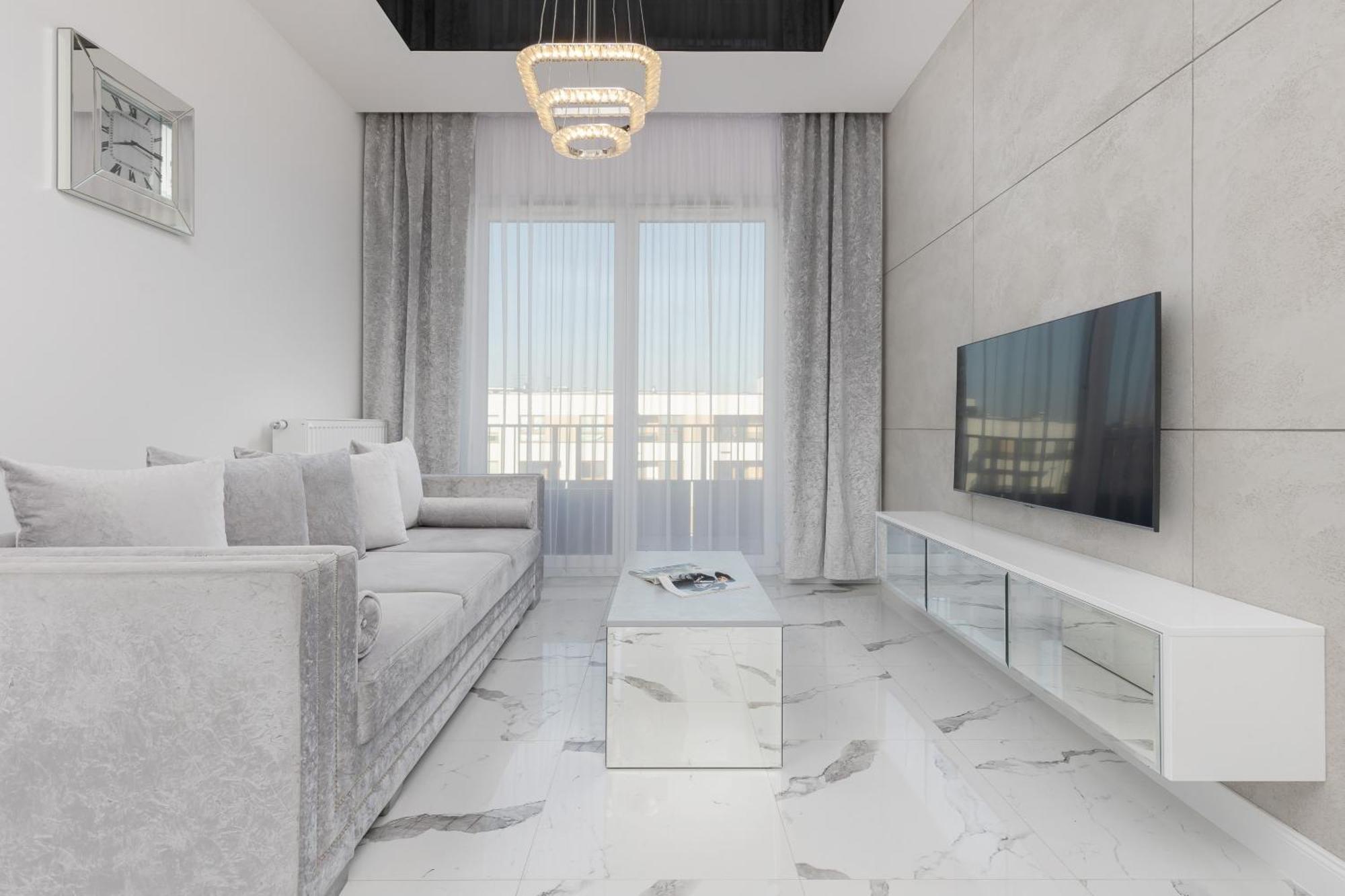Elegant Apartments With Balcony & Parking Warsaw By Noclegi Renters Luaran gambar
