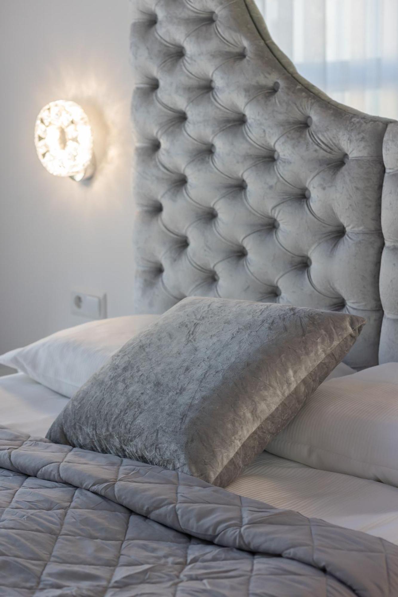 Elegant Apartments With Balcony & Parking Warsaw By Noclegi Renters Luaran gambar